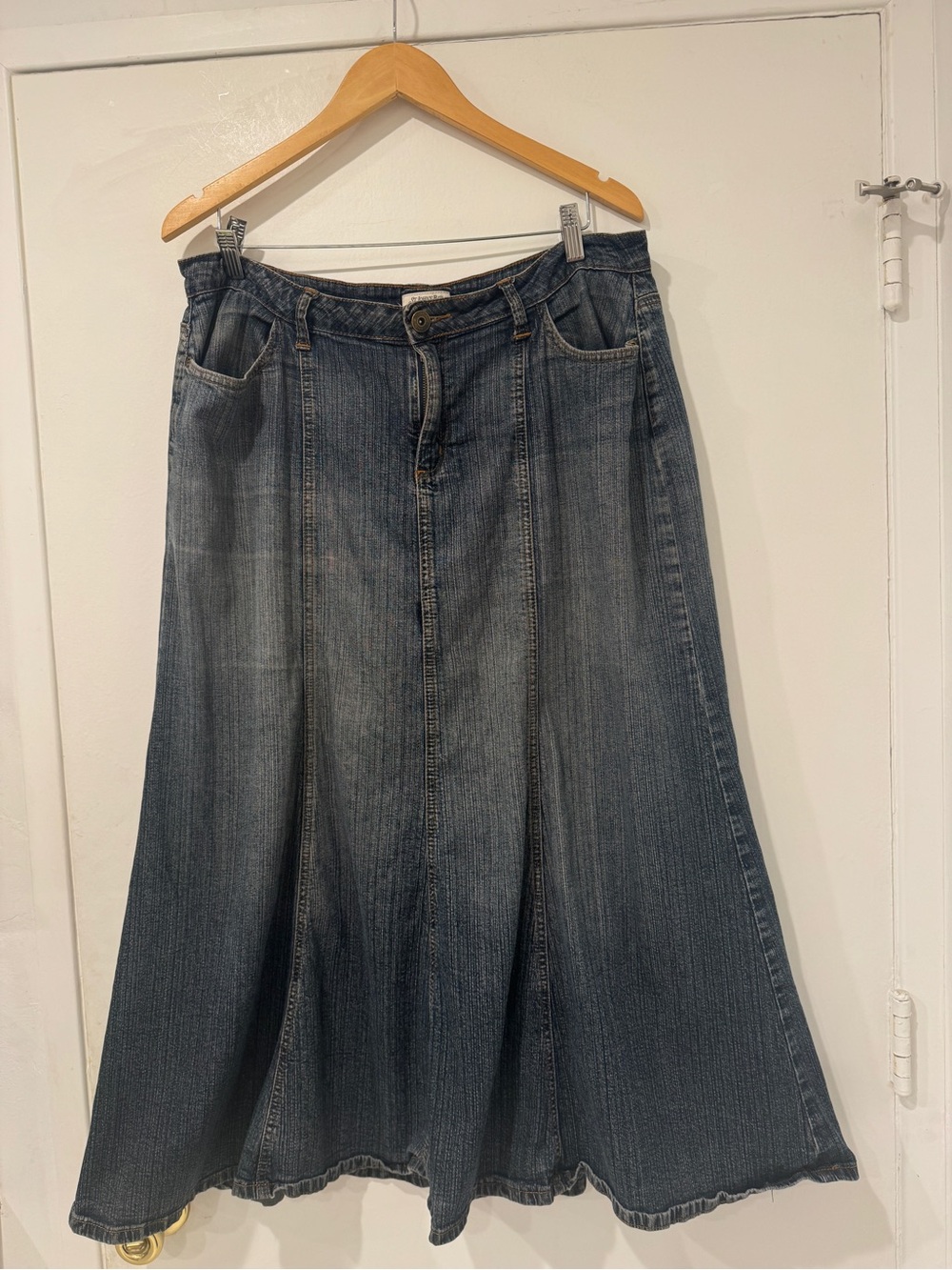St. John’s Bay Vintage Stretch Denim Midi Skirt Size 14 - Picture 3 of 6